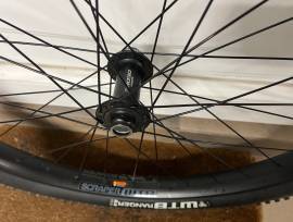 WTB-Shimano 27,5x2,8 kerék WTB Ranger, WTB Scraper, Shimano Deore Mountain Bike Alkatrész, MTB Kerék / Felni / Gumi 27.5" (650b) belsős használt ELADÓ