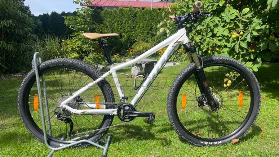 SCOTT Scale Contessa 20, S-es méret, szinte ÚJ Mountain Bike 27.5" (650b) elöl teleszkópos használt ELADÓ