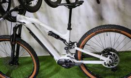_EGYÉB TÖBB  DB ÚJ 1,5M-os e-FULLY EP6 85Nm 630Wh RS Elektromos Mountain Bike 29" össztelós / fully Shimano használt ELADÓ