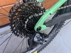 SANTA CRUZ 5010cc 2024 Mountain Bike 29" elöl 27.5" hátul (Mullet) össztelós / fully SRAM X01 használt ELADÓ