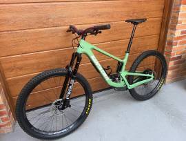 SANTA CRUZ 5010cc 2024 Mountain Bike 29" elöl 27.5" hátul (Mullet) össztelós / fully SRAM X01 használt ELADÓ