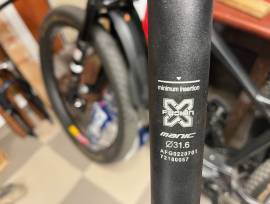 XFusion Manic 125 mm 31,6 mm hibás, alkatrésznek elvihető XFusion Manic 125 mm / 31,6 mm Mountain Bike Components, MTB Seats & Saddles & Seat Posts 121-130 mm used For Sale