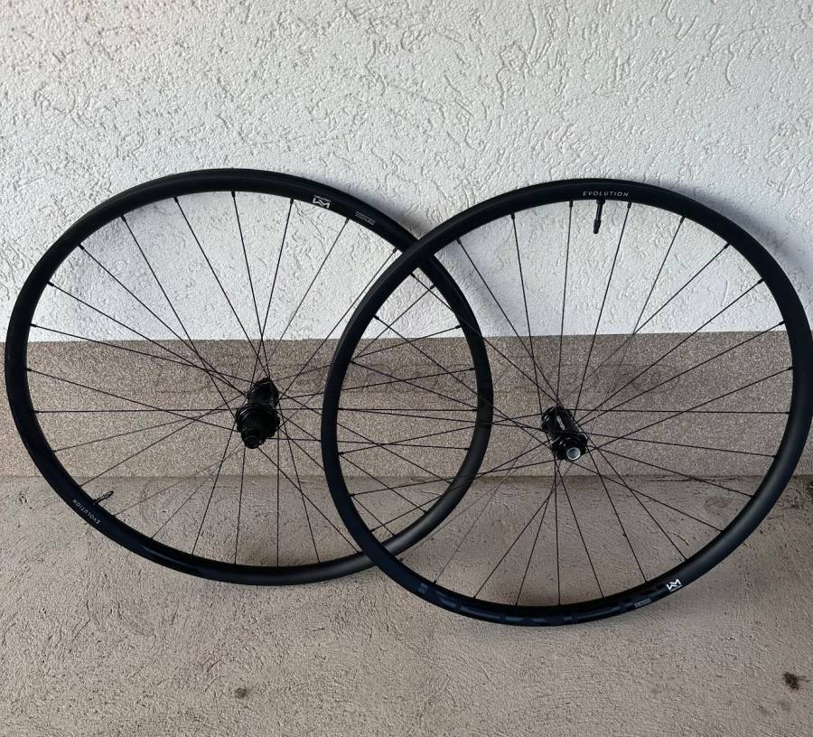 Newmen Evolution SL A30 enduro komplett kerékszett ÚJ Mountain Bike Alkatrész, MTB Kerék / Felni / Gumi 29" belső nélküli nem használt ELADÓ