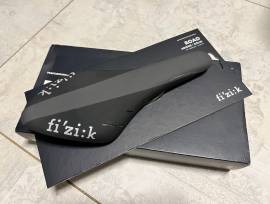 Fizik Arione R3 Arione R3 Road Bike & Gravel Bike & Triathlon Bike Component, Road Bike Saddles & Seat Posts used For Sale