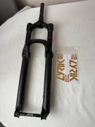 Lyrik Ultimate RC2  Charger 3 160mm ÚJ teleszkóp villa Mountain Bike Alkatrész, MTB Villa / Rugóstag villa 29" 151-160 mm nem használt ELADÓ