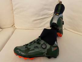 Northwave Raptor Kerékpáros Cipő 44 Méret Használt Shimano Spd Raptor Gtx Shoes / Socks / Shoe-Covers 44 MTB, Winter, Gravel used male/unisex For Sale