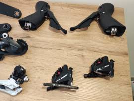 Szép állapotú Shimano 105 szett 2×11 Shimano 105 Road Bike & Gravel Bike & Triathlon Bike Component, Road Bike Brakes & Brake Parts mechanical used For Sale