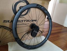 Új Superteam aero carbon kerék szett Superteam Országúti / Gravel / Triatlon Alkatrész, Országúti  Kerék / Felni / Gumi 700c (622) nem használt ELADÓ