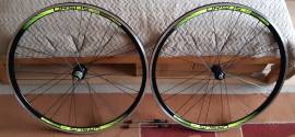 Új Ursus Izar országúti kerékszett. Teljesen új, sosem használt! .  Országúti / Gravel / Triatlon Alkatrész, Országúti  Kerék / Felni / Gumi nem használt ELADÓ