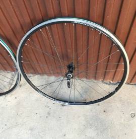 Bianchi kerek  Bianchi  Országúti / Gravel / Triatlon Alkatrész, Országúti  Kerék / Felni / Gumi 28" használt ELADÓ