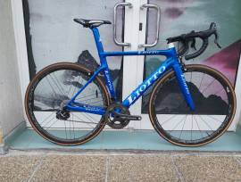 LIOTTO  Carbon Aero Campagnolo Record Carbon (Bora One  Országúti Campagnolo Record patkófék nem használt ELADÓ
