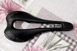 Selle Italia SLR Superflow Ti316 karbon nyereg. Használt, új állapotú! S3 130x275mm, 185gr.! .  Road Bike & Gravel Bike & Triathlon Bike Component, Road Bike Saddles & Seat Posts used For Sale