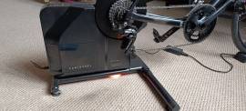 Egy évet használt Van Rysel D500 smart trainer e-számlával Van Rysel D500 Bike Trainers direct drive Yes Yes used For Sale