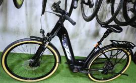 KTM Tour EE Bosch 75Nm 625Wh mély-vázasok Elektromos Trekking/cross más Bosch 601-700 Wh használt ELADÓ