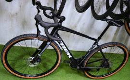TREK DOMANE KOMFORT GRAVEL 105 HDR 2x12sp Gravel / CX nem használt ELADÓ
