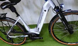 GENESIS  E-touring Bosch EE komfort mély-váz Electric Trekking/cross 25 km/h Bosch 401-500 Wh new / not used For Sale