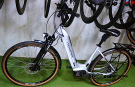 GENESIS  E-touring Bosch EE komfort mély-váz Electric Trekking/cross 25 km/h Bosch 401-500 Wh new / not used For Sale