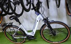 GENESIS  E-touring Bosch EE komfort mély-váz Electric Trekking/cross 25 km/h Bosch 401-500 Wh new / not used For Sale