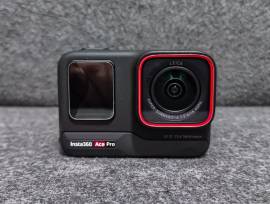 Insta360 Ace Pro 8k-s Akciókamera, Új állapotban, Extrákkal Insta360 Ace Pro 8k Computer / GPS / Kamera nem használt ELADÓ
