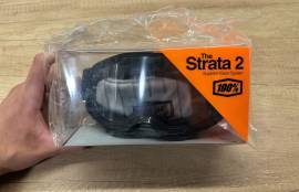 Új 100% Strata 2 fekete/szürke, átlátszó lencsés DH/FR szemüveg, védőszemüveg 100% Strata 2 Eyewear / Sunglasses DH new / not used For Sale