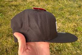Új 100% Icon fekete sapka, snapback 100% Icon Sisak / Sapka nem használt ELADÓ