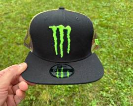 Új Monster Energy fekete/camo hálós sapka, snapback Monster Energy Sisak / Sapka nem használt ELADÓ