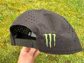 Új Monster Energy fekete perforált, hálós, mesh sapka, snapback Monster Energy Sisak / Sapka nem használt ELADÓ