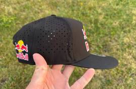 Új Red Bull fekete perforált, mesh baseball sapka, cap Red Bull Sisak / Sapka nem használt ELADÓ