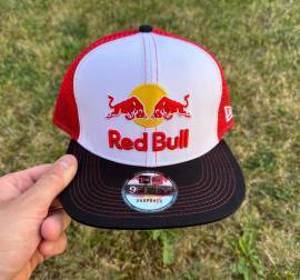 Új Red Bull fekete/fehér, piros hálós sapka, snapback Red Bull Sisak / Sapka nem használt ELADÓ