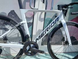 MERIDA AKCIÓ::2026 MERIDA REACTO 5000  (S,M) Road bike Shimano 105 Di2 disc brake new with guarantee For Sale