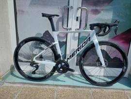 MERIDA AKCIÓ::2026 MERIDA REACTO 5000  (S,M) Road bike Shimano 105 Di2 disc brake new with guarantee For Sale