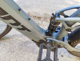 GIANT E stance Electric Mountain Bike dual suspension Yamaha used For Sale