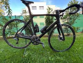 PINARELLO Prince carbon disk Road bike Shimano Ultegra disc brake used For Sale