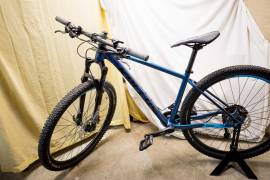 KELLYS GATE 50 Mountain Bike 29" elöl teleszkópos Shimano Deore XT nem használt ELADÓ