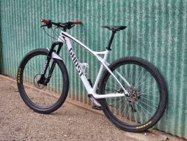 GHOST Újszerű Ghost karbon XC MTB Shimano XT Bontrager  Mountain Bike 29" elöl teleszkópos használt ELADÓ