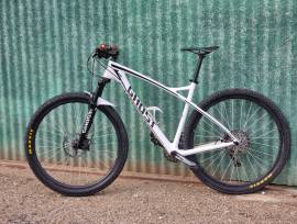 GHOST Újszerű Ghost karbon XC MTB Shimano XT Bontrager  Mountain Bike 29" elöl teleszkópos használt ELADÓ