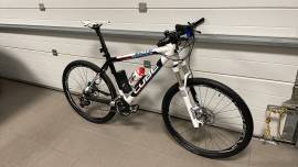 CUBE hpc ELITE TeamLine carbon Mountain Bike elöl teleszkópos használt ELADÓ