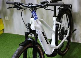 KTM Macina Bosch CX 85Nm Smart S-es Elektromos Trekking/cross 25 km/h Bosch 700 + Wh használt ELADÓ