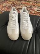 Adidas Velosamba / Vegan /  Crystal White 46 (45)  Adidas / Velosamba / Vegan Cipő / Zokni / Kamásli 46 Országúti, MTB, Gravel nem használt férfi/unisex ELADÓ