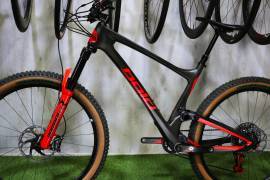 _EGYÉB Csúcs Full Carbon Fully L-es Mountain Bike 29" össztelós / fully használt ELADÓ