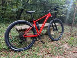 SCOTT Scale 970 Mountain Bike 29" elöl teleszkópos SRAM NX Eagle nem használt ELADÓ