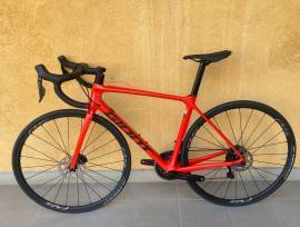 GIANT TCR advanced pro 2  Road bike Shimano 105 Di2 disc brake used For Sale