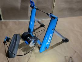 Tacx kerékpáros görgő + keréktámasz Blue Motion Görgő / Spinning nem használt ELADÓ
