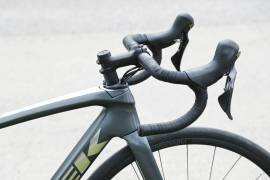 TREK Emonda SL 6  Road bike Shimano Ultegra disc brake used For Sale