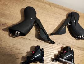 Szép állapotú Shimano 105 fékváltókarok és féknyergek 2×11 ST-R7020 Road Bike & Gravel Bike & Triathlon Bike Component, Road Bike Brakes & Brake Parts mechanical used For Sale