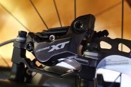 Shimano XT 4 dugattyús fékrendszer, újszerű, teljes szett (első-hátsó) Shimano XT BR-M8120,  XT BL-M8100, RT-MT800 Mountain Bike Components, MTB Brakes & Brake Parts used For Sale
