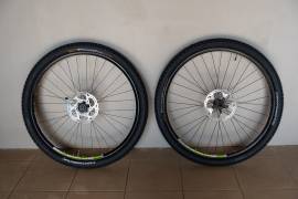 Dt Swiss felni, Continental CrossKing gumi, Slx kerékagy Dt Swiss Mountain Bike Components, MTB Wheels & Tyres w tube used For Sale