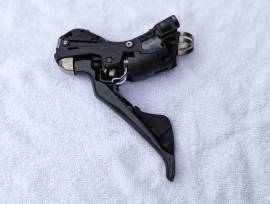 SHIMANO ST-R8020 ULTEGRA DISC Fék/váltókar JOBB oldali, 1db + 2db Fékkar Gumi ST-R8020 ULTEGRA DISC Road Bike & Gravel Bike & Triathlon Bike Component, Road Bike Brakes & Brake Parts mechanical Shimano Ultegra used For Sale
