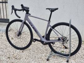 CUBE Új 2025 Cube Attain  karbon outi Shimano 105 2*12  Országúti Shimano 105 tárcsafék nem használt ELADÓ