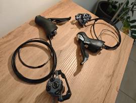 Jó állapotú Shimano 105 mechanikus fékváltók és féknyergek  ST-5700 Road Bike & Gravel Bike & Triathlon Bike Component, Road Bike Brakes & Brake Parts mechanical used For Sale